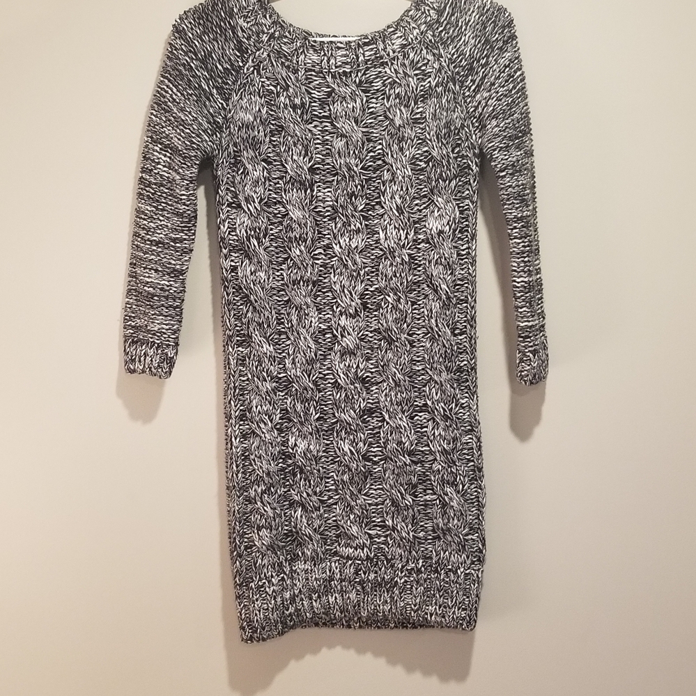 💥MOVING SALE💥 EVERYTHING MUST GO ❤️‍🔥 Guess Knit sweater dress